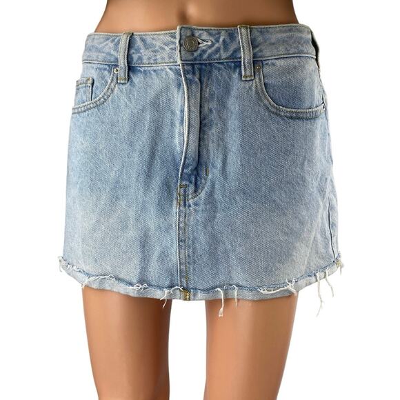 Pacsun Blue Light Wash Raw Hem Frayed Straight Mini Denim Jean Skirt Size 25 - Picture 1 of 5